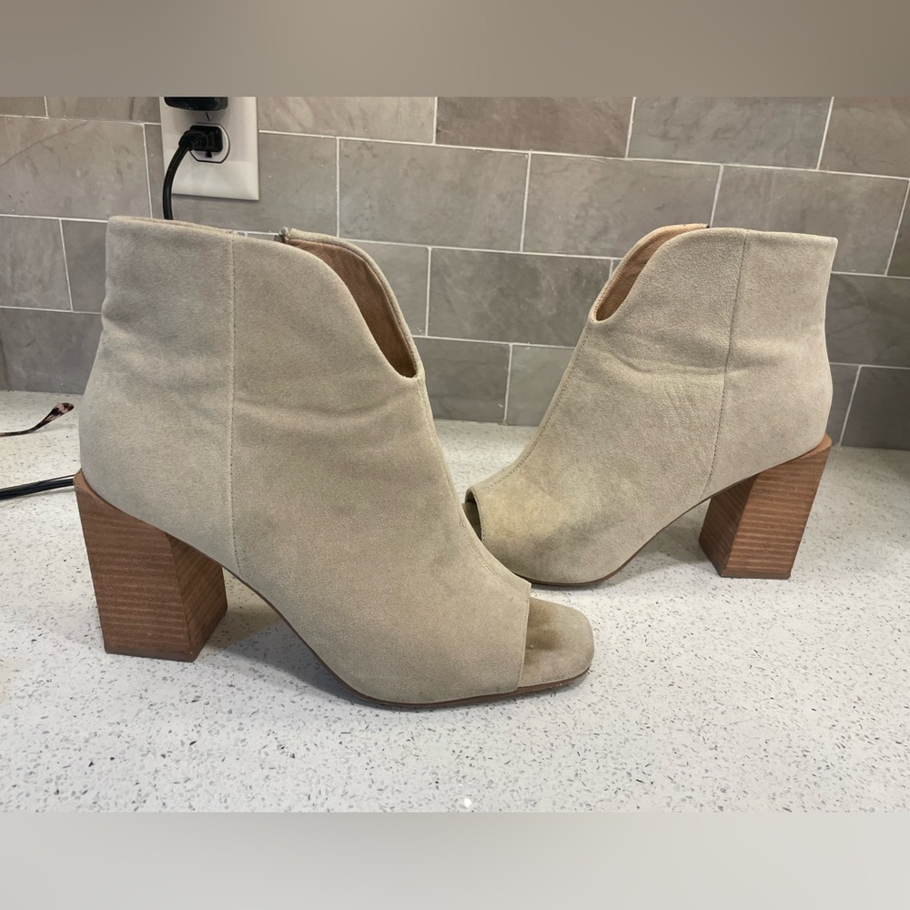 Vici open toed shoes